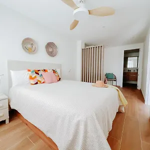 https://apt-femina-blue-edifcio-la-marinada.catalonia-hotels.com