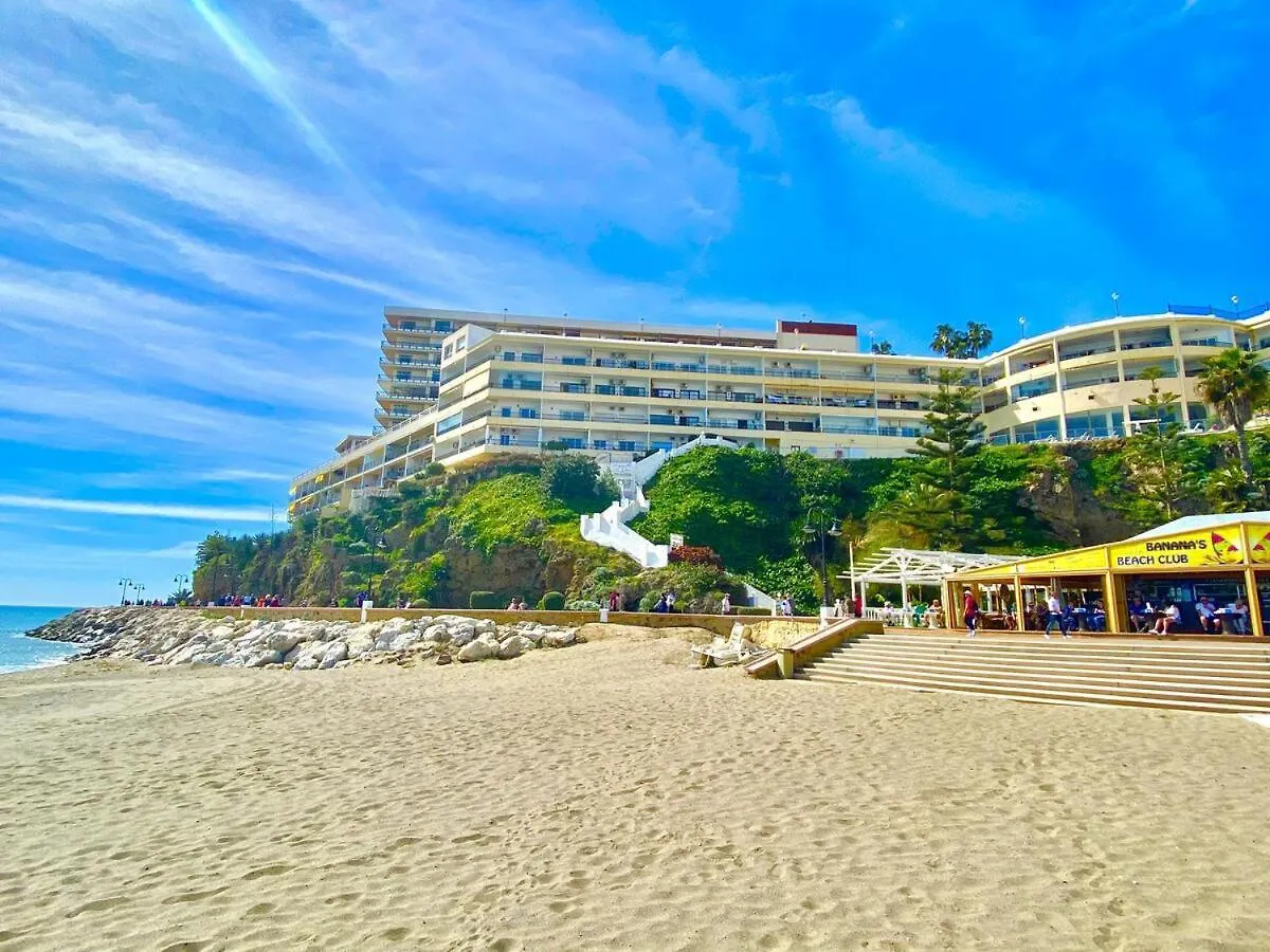 New Fabulous Beachfront location